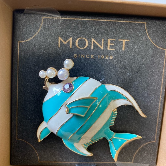 Monet Jewelry Christmas pin - Picture 5 of 6